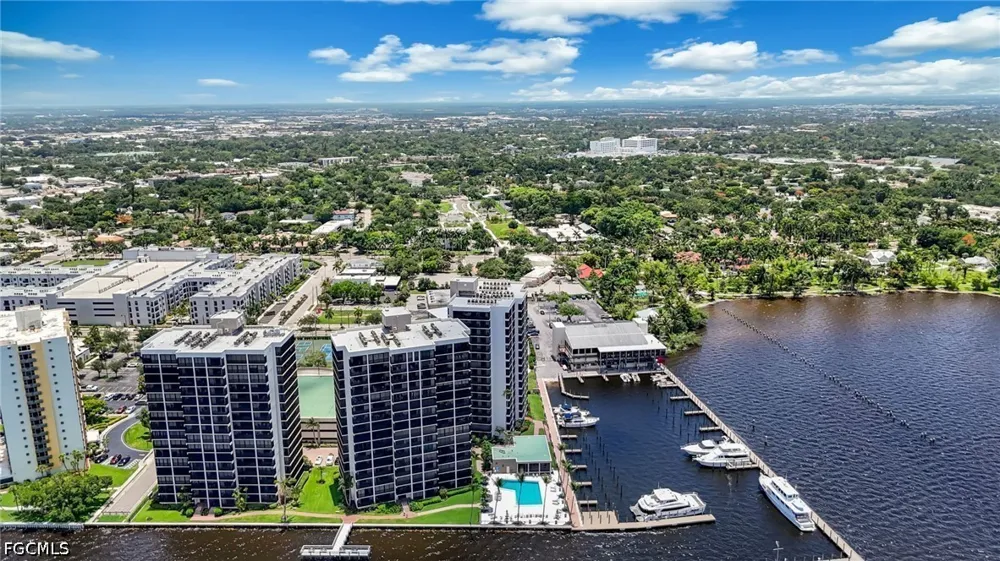 Virginia Avenue #403 Fort Myers, FL 33901