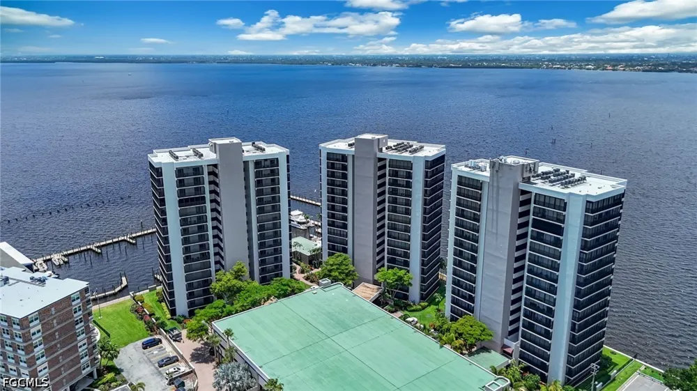 Virginia Avenue #403 Fort Myers, FL 33901
