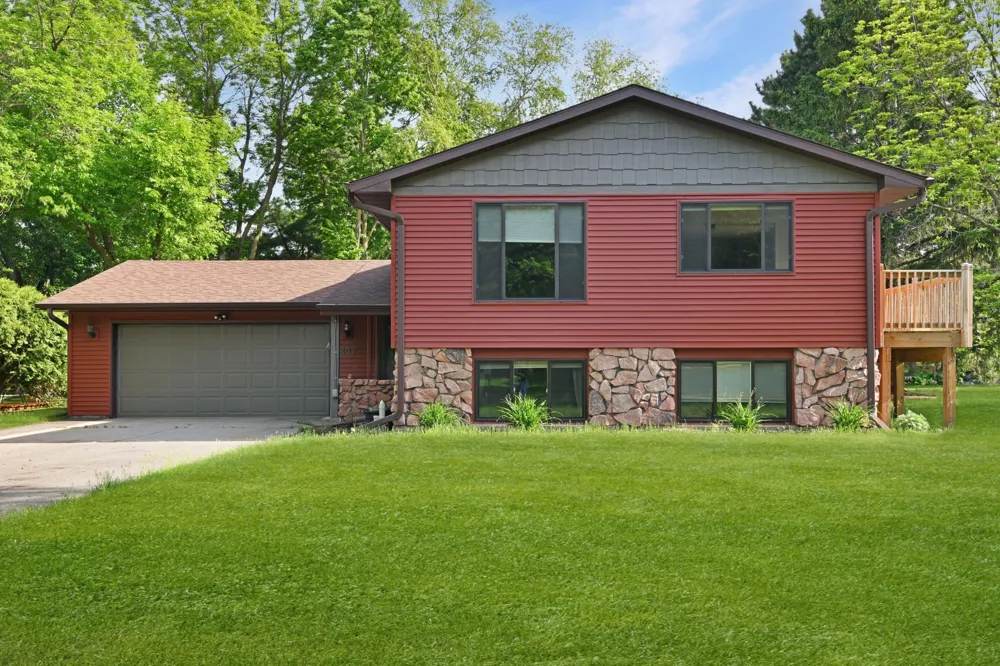 807 2 1/2 STREET Sartell, MN 56377