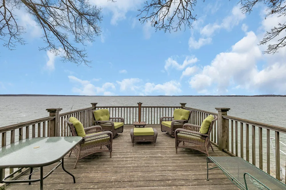 271 Lake Avenue Spicer, MN 56288