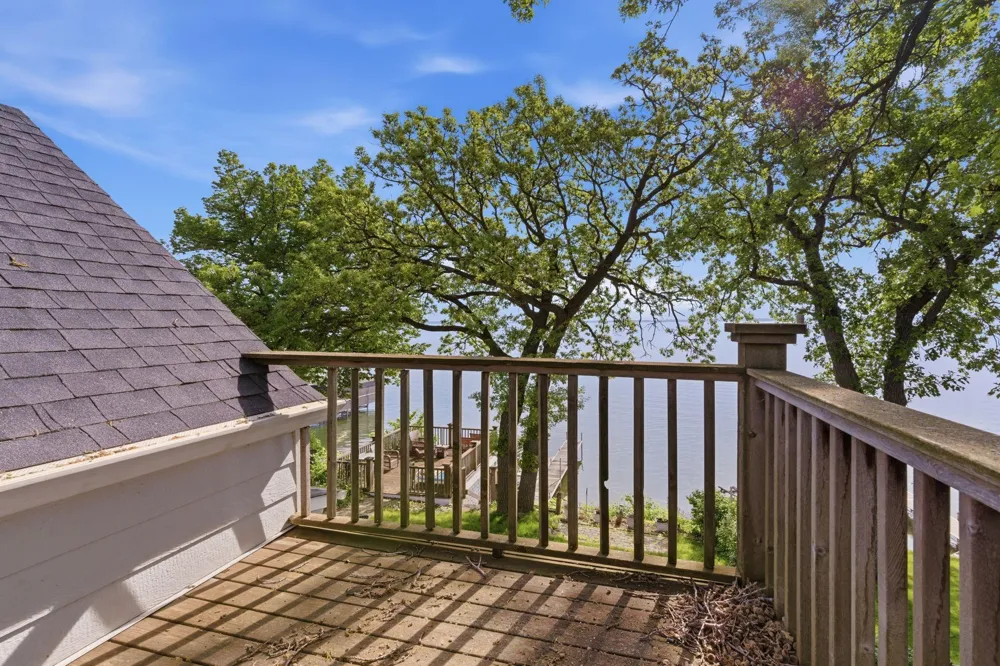 271 Lake Avenue Spicer, MN 56288