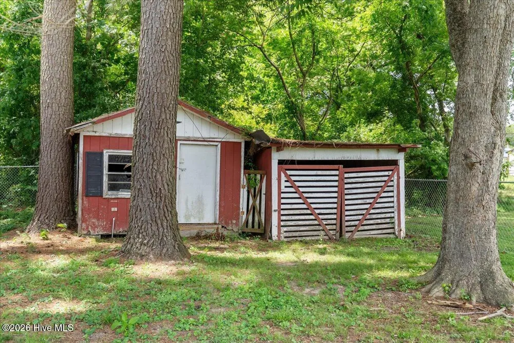 111 S Sycamore Street Woodland, NC 27897