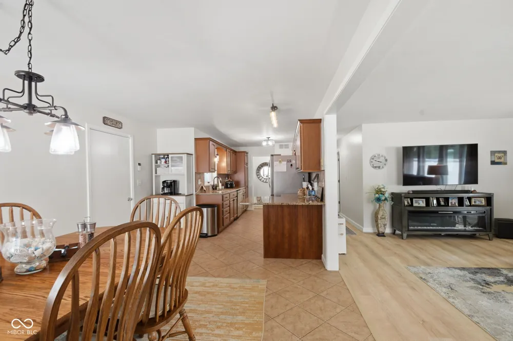 9940 W Sunset Lane Elwood, IN 46036