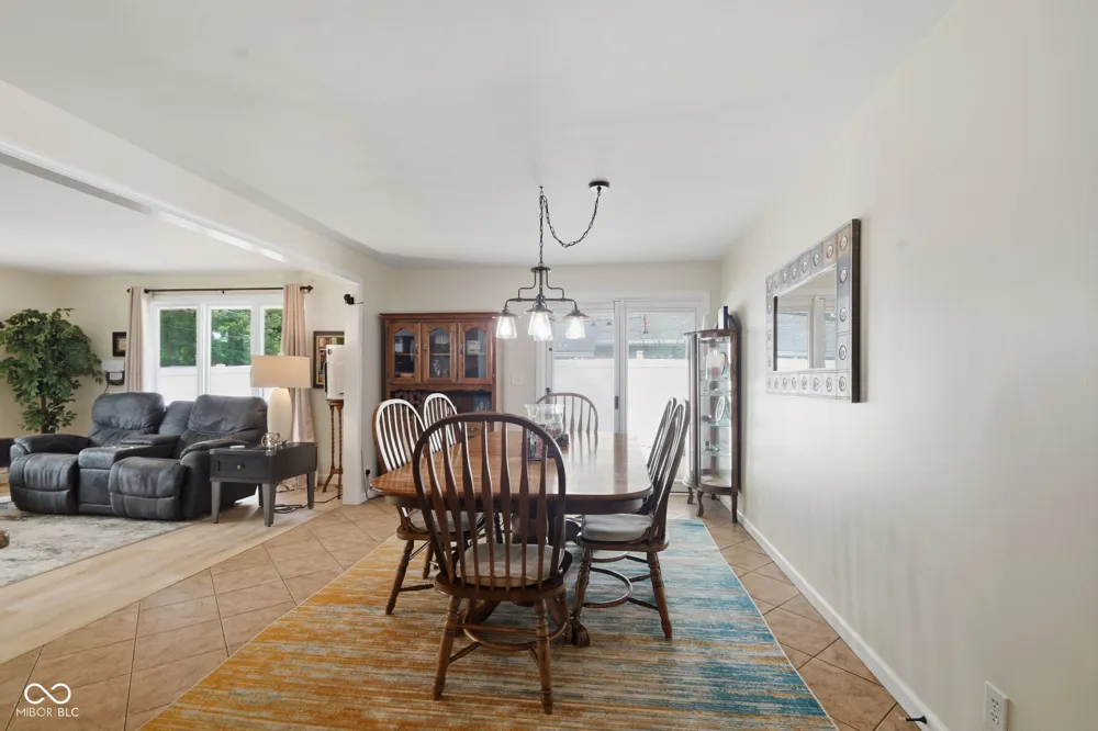 9940 W Sunset Lane Elwood, IN 46036