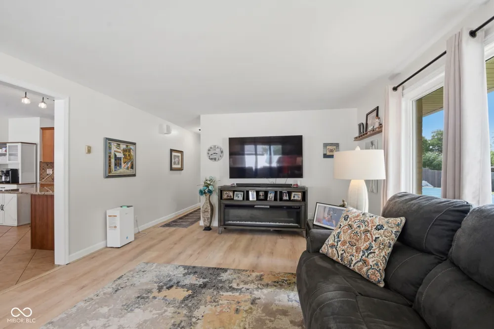 9940 W Sunset Lane Elwood, IN 46036