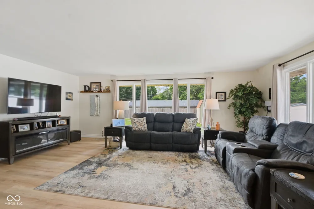 9940 W Sunset Lane Elwood, IN 46036