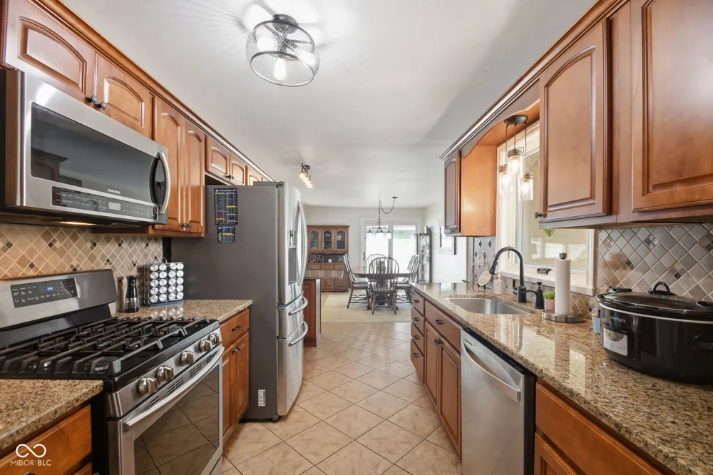 9940 W Sunset Lane Elwood, IN 46036