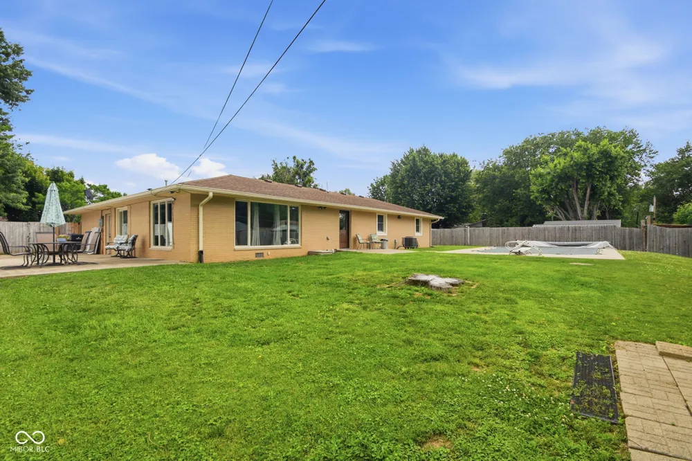 9940 W Sunset Lane Elwood, IN 46036