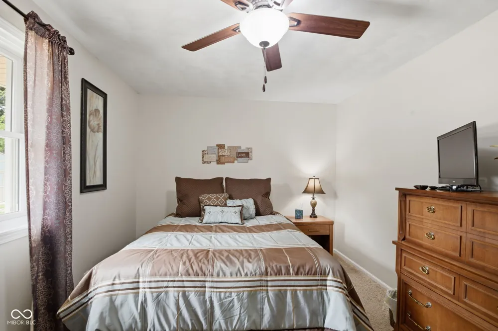 9940 W Sunset Lane Elwood, IN 46036