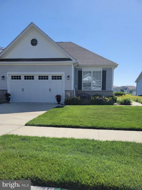 521 MOORINGS CIRCLE #245