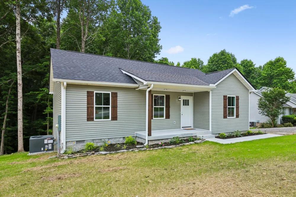 144 Towers Ln Woodbury, TN 37190