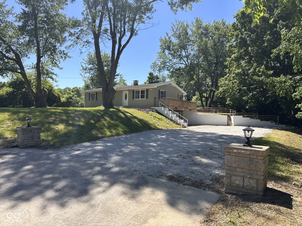 1742 E Range Line Road Greencastle, IN 46135