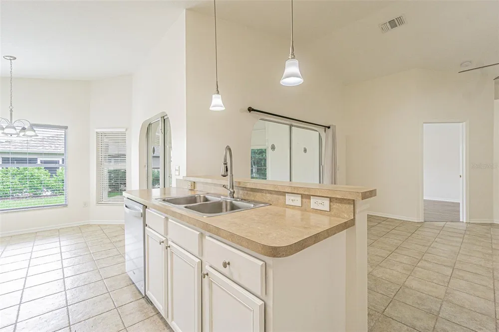 10245 BUNCOMBE WAY San Antonio, FL 33576