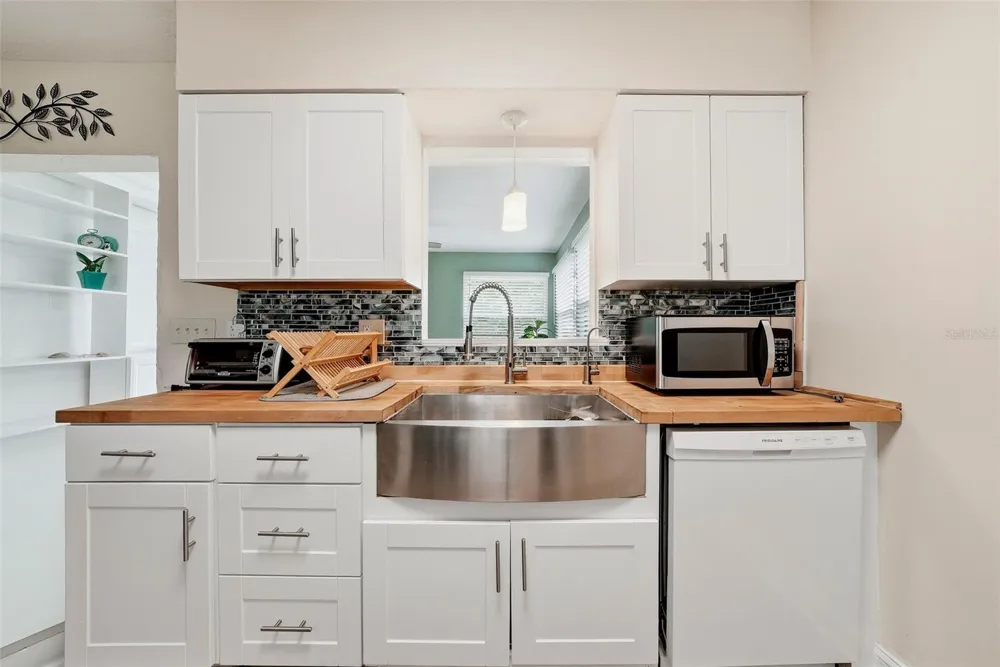 2489 58TH STREET St Petersburg, FL 33710