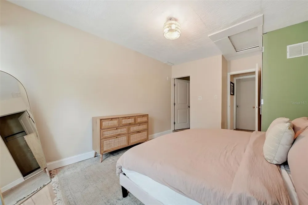 2489 58TH STREET St Petersburg, FL 33710