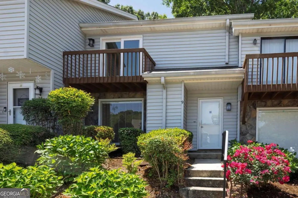 9 Fairway DR NW Kennesaw, GA 30144
