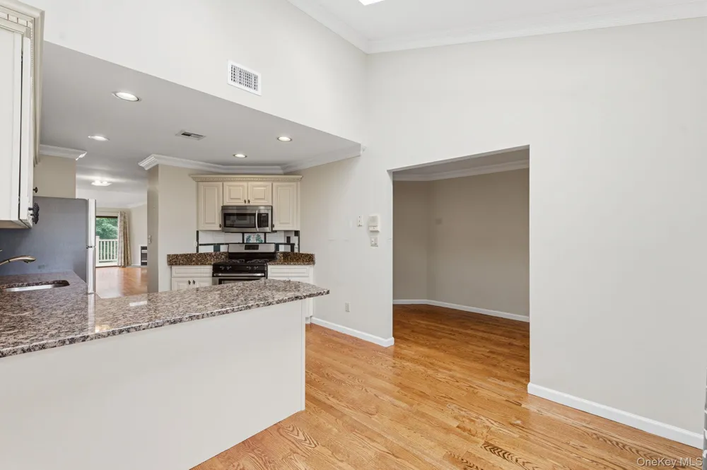 19 The Circle #19 Glen Head, NY 11545