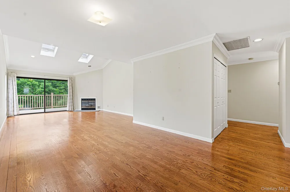 19 The Circle #19 Glen Head, NY 11545