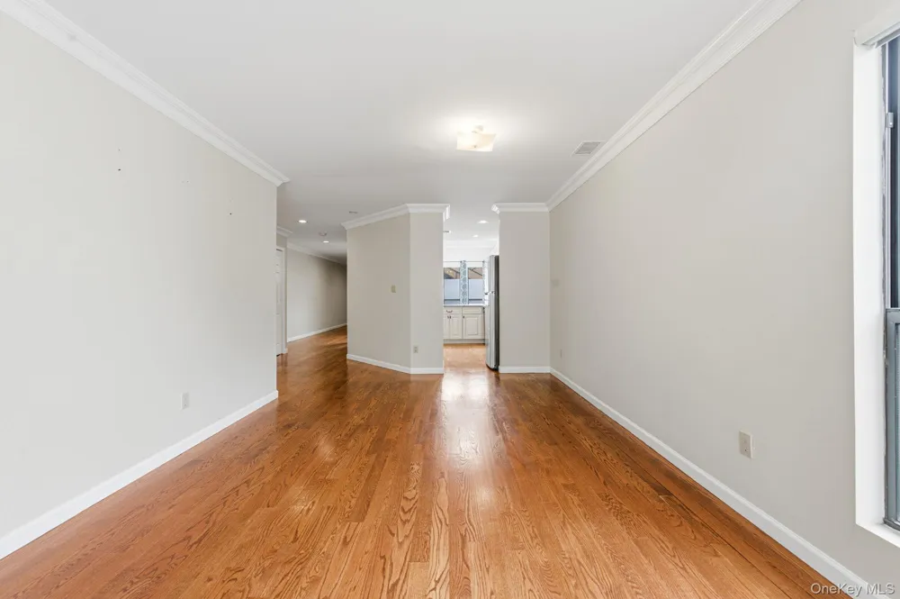 19 The Circle #19 Glen Head, NY 11545