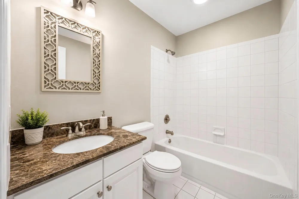 19 The Circle #19 Glen Head, NY 11545