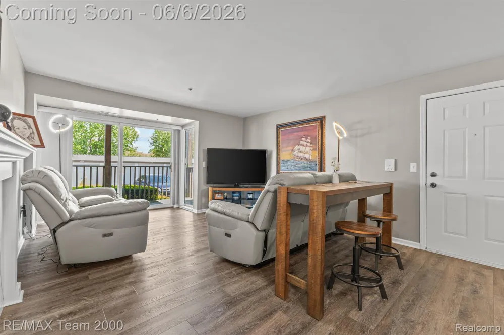 37522 Jefferson Avenue #102 Harrison Charter Township, MI 48045