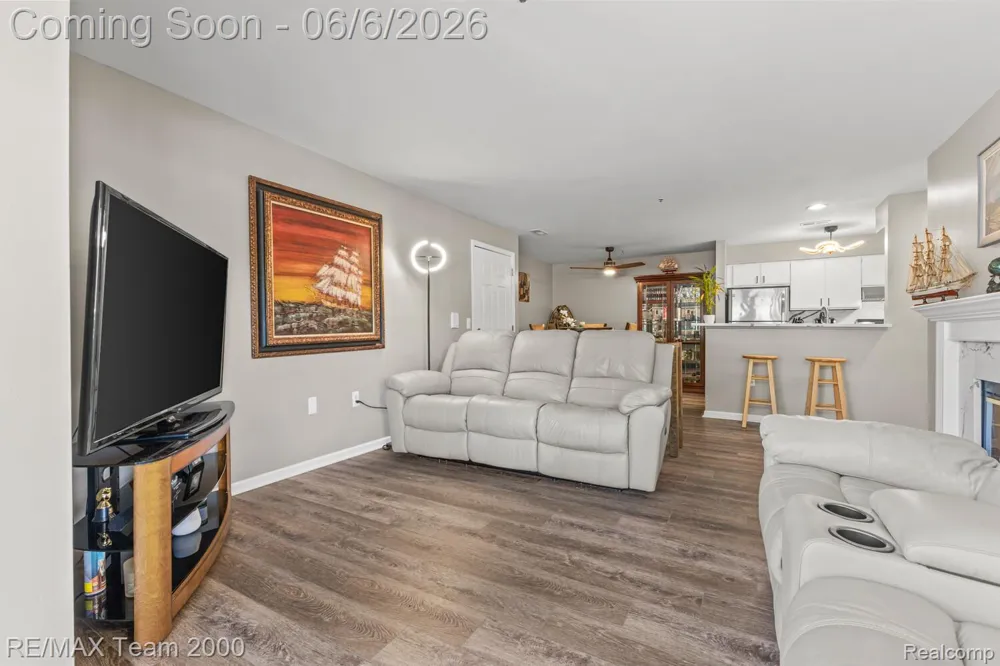 37522 Jefferson Avenue #102 Harrison Charter Township, MI 48045