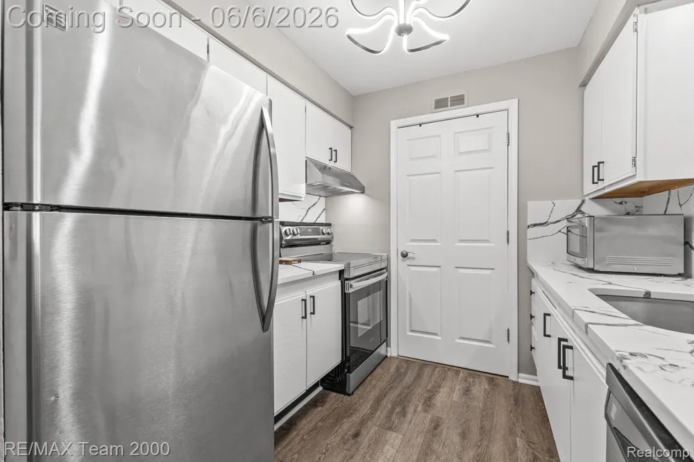 37522 Jefferson Avenue #102 Harrison Charter Township, MI 48045