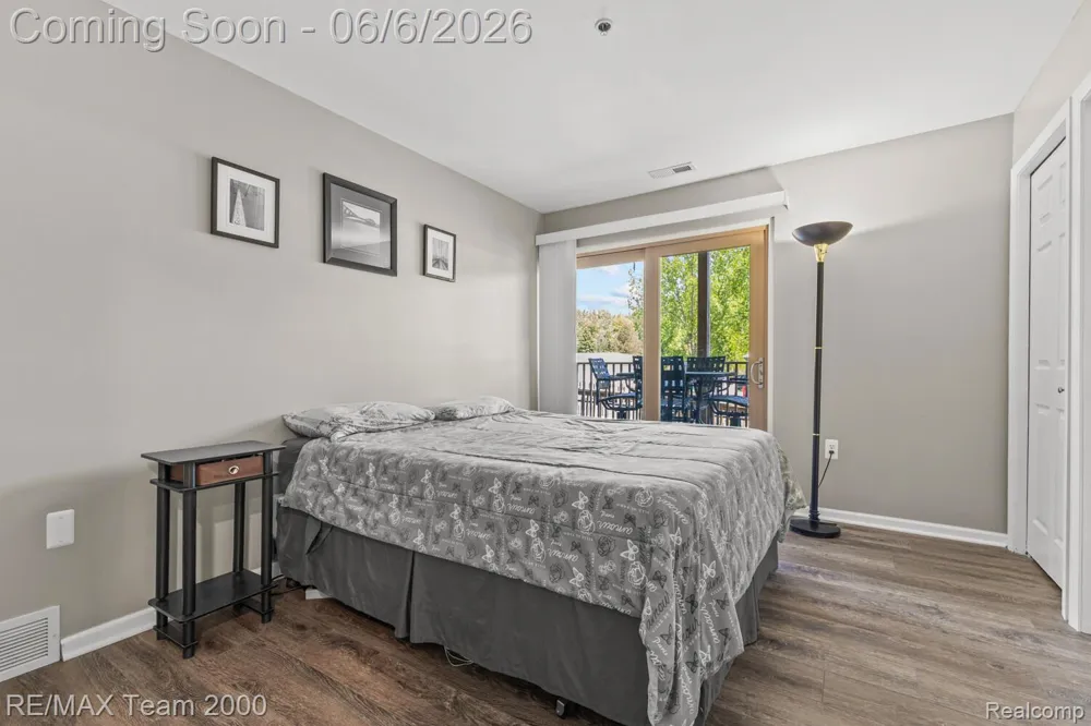 37522 Jefferson Avenue #102 Harrison Charter Township, MI 48045