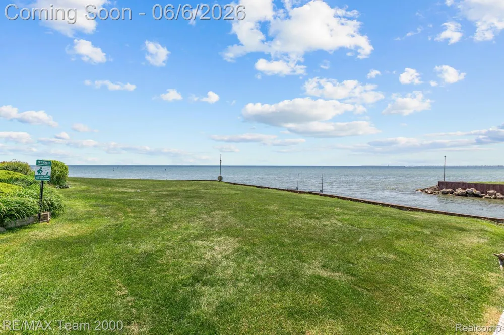 37522 Jefferson Avenue #102 Harrison Charter Township, MI 48045