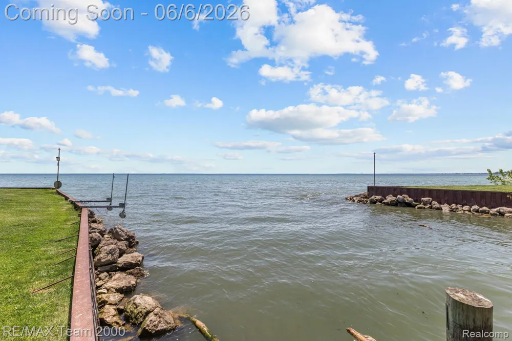 37522 Jefferson Avenue #102 Harrison Charter Township, MI 48045