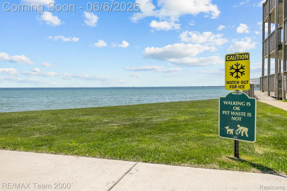 37522 Jefferson Avenue #102 Harrison Charter Township, MI 48045