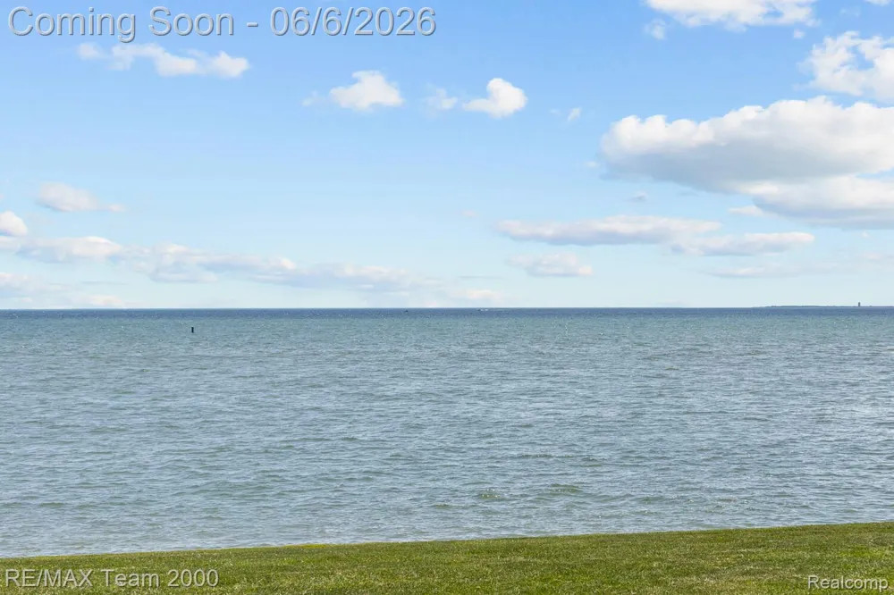 37522 Jefferson Avenue #102 Harrison Charter Township, MI 48045