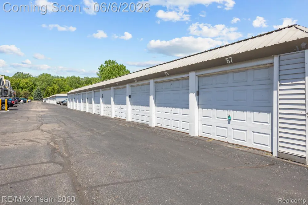 37522 Jefferson Avenue #102 Harrison Charter Township, MI 48045