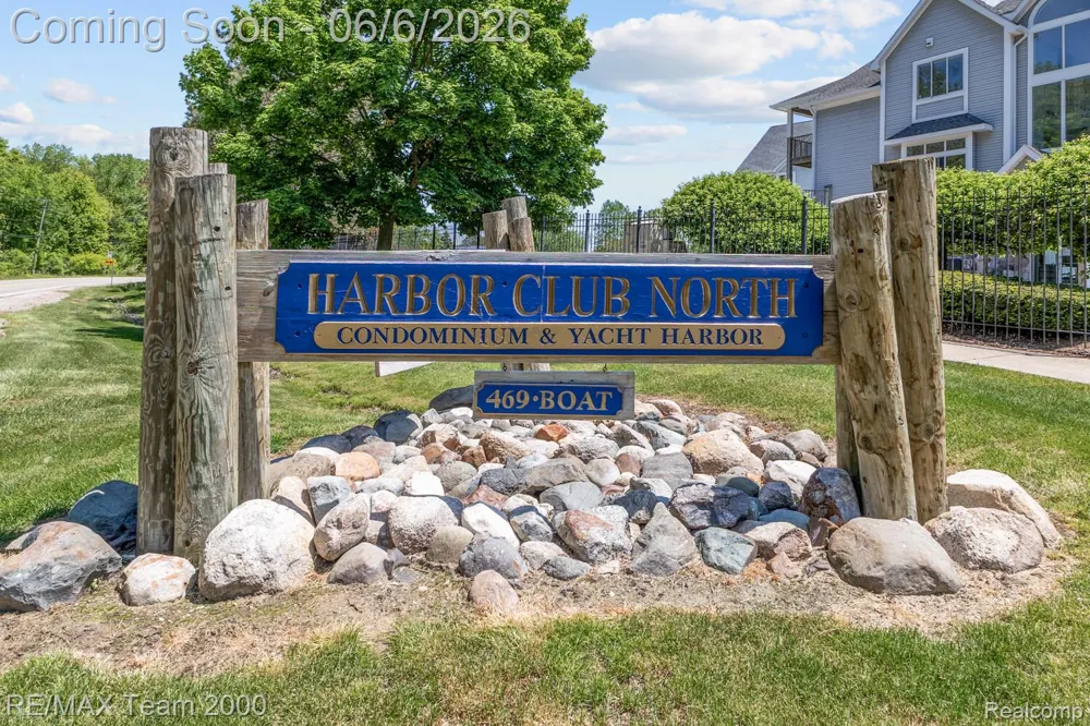 37522 Jefferson Avenue #102 Harrison Charter Township, MI 48045