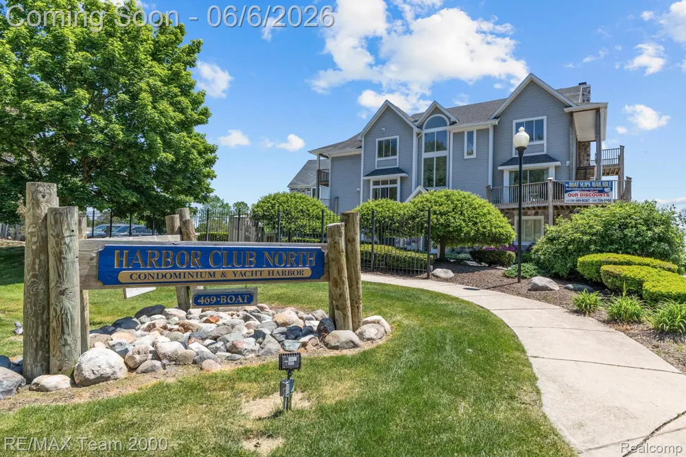 37522 Jefferson Avenue #102 Harrison Charter Township, MI 48045