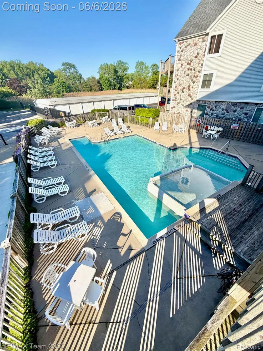 37522 Jefferson Avenue #102 Harrison Charter Township, MI 48045