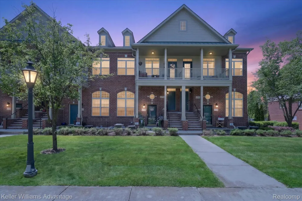 446 Old Pine Way Walled Lake City, MI 48390