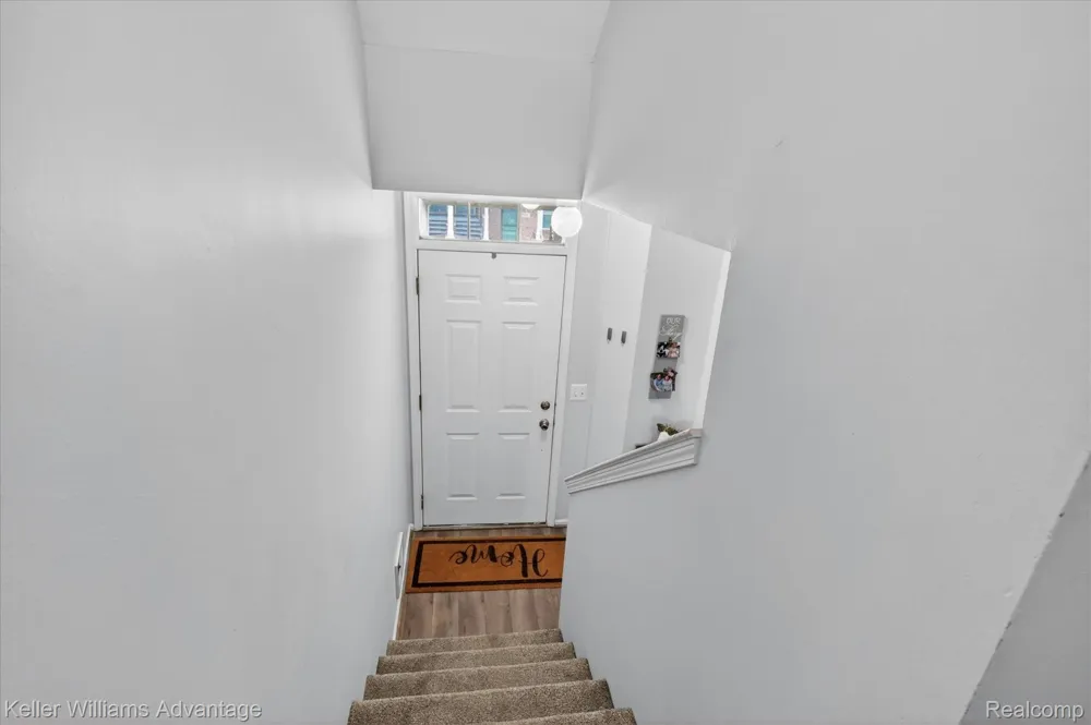 446 Old Pine Way Walled Lake City, MI 48390