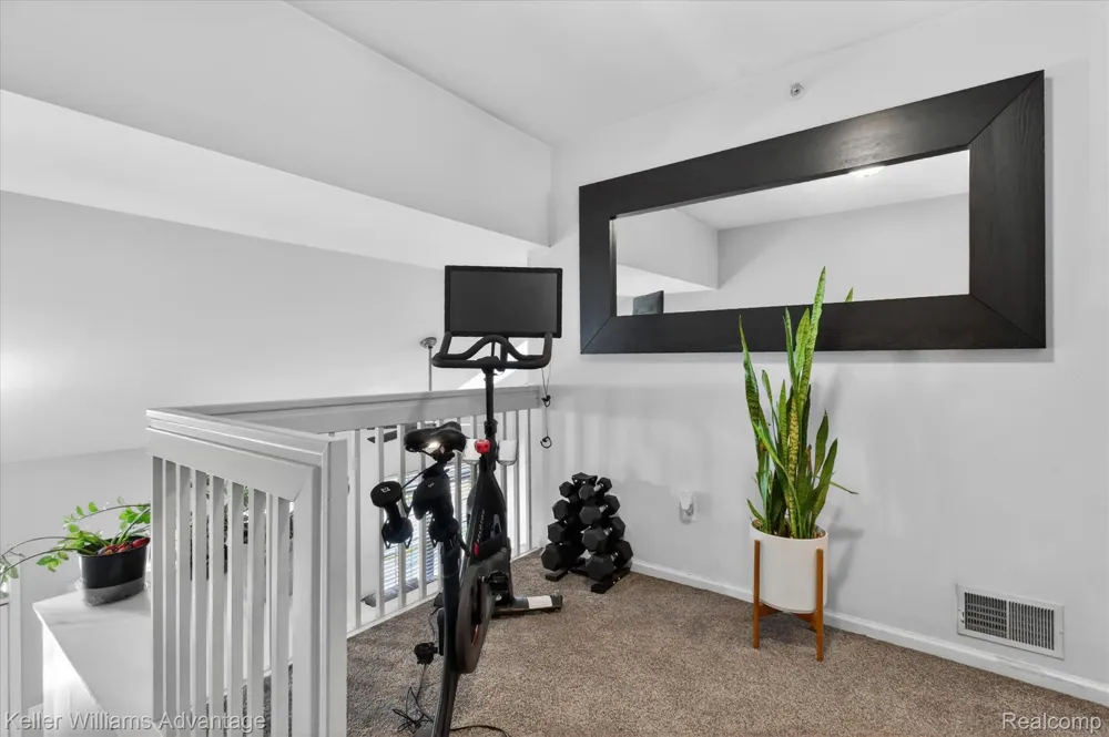 446 Old Pine Way Walled Lake City, MI 48390
