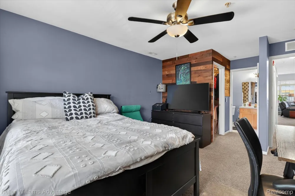 446 Old Pine Way Walled Lake City, MI 48390