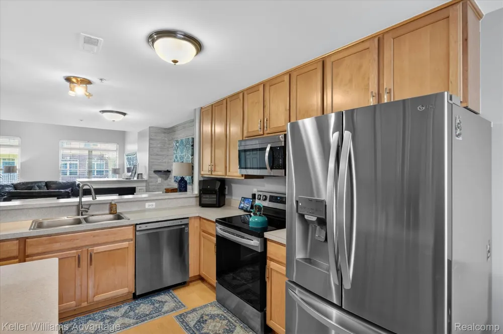 446 Old Pine Way Walled Lake City, MI 48390