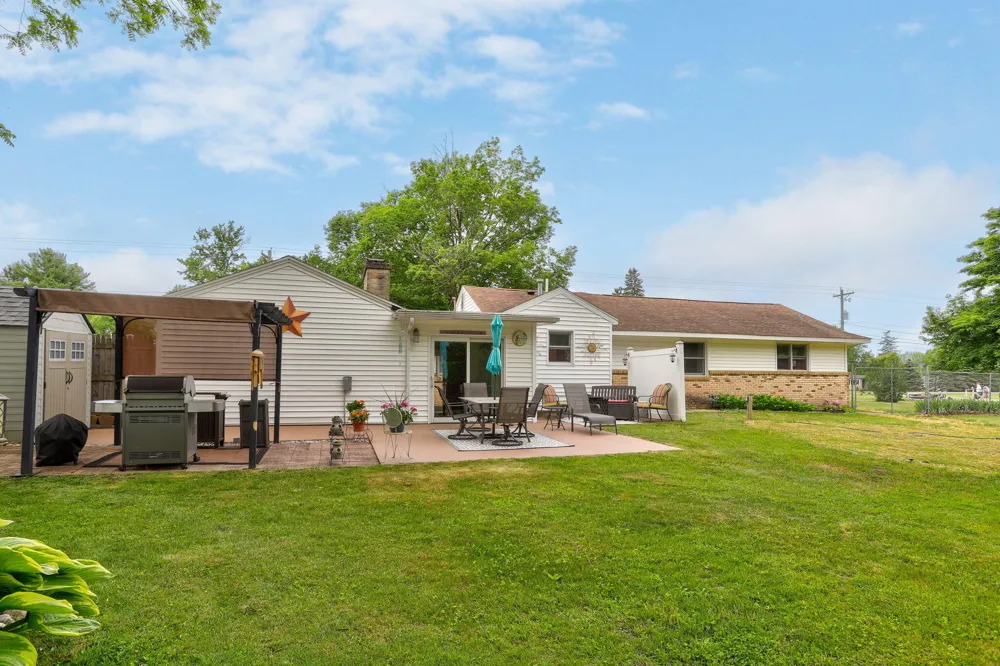 72354 M 43 South Haven Charter Township, MI 49090