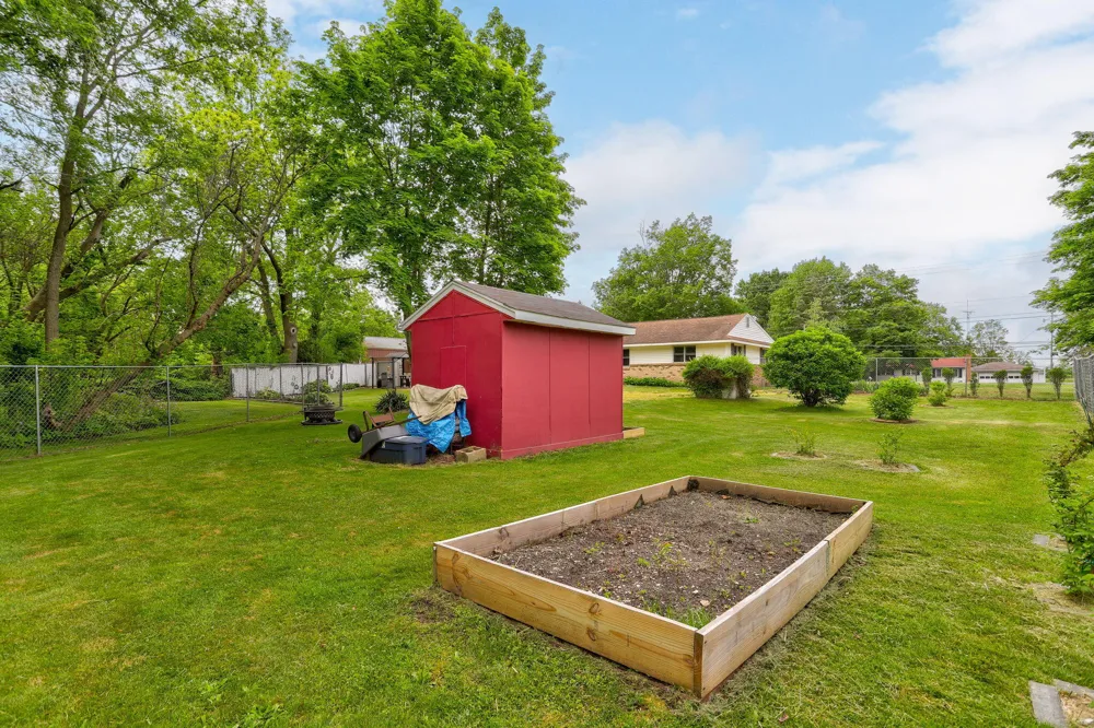 72354 M 43 South Haven Charter Township, MI 49090