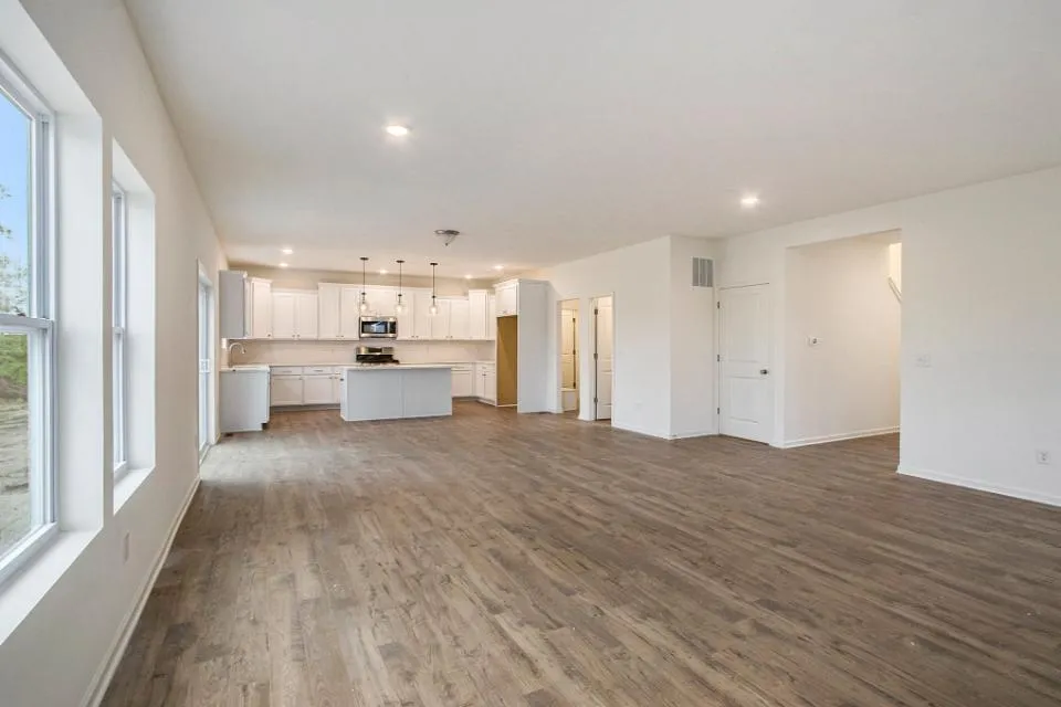 9336 Snow Valley Drive SE Alto, MI 49302