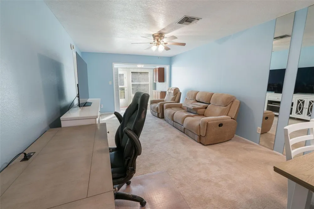 2465 NORTHSIDE DRIVE #102 Clearwater, FL 33761