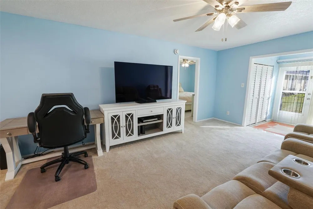 2465 NORTHSIDE DRIVE #102 Clearwater, FL 33761