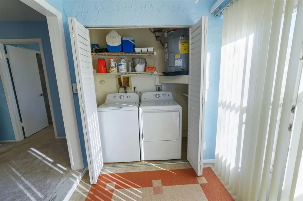 2465 NORTHSIDE DRIVE #102 Clearwater, FL 33761