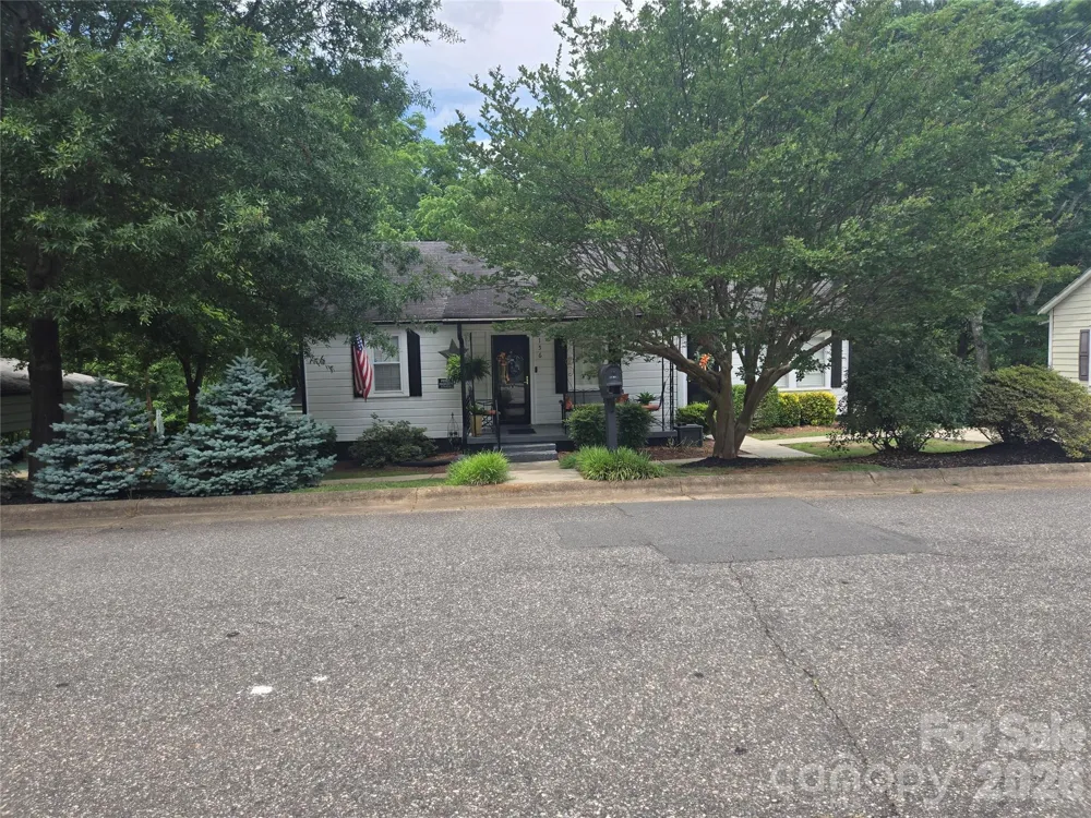 156 S Caldwell Avenue Newton, NC 28658
