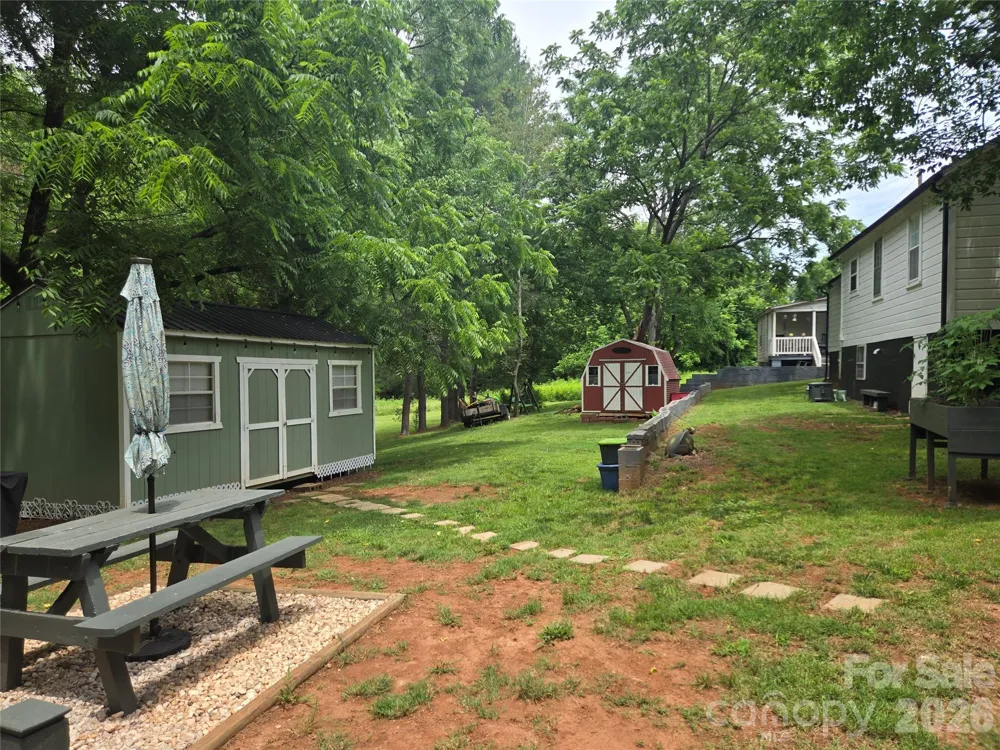 156 S Caldwell Avenue Newton, NC 28658
