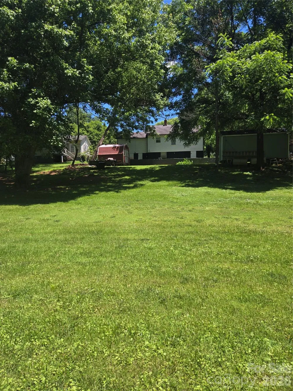 156 S Caldwell Avenue Newton, NC 28658